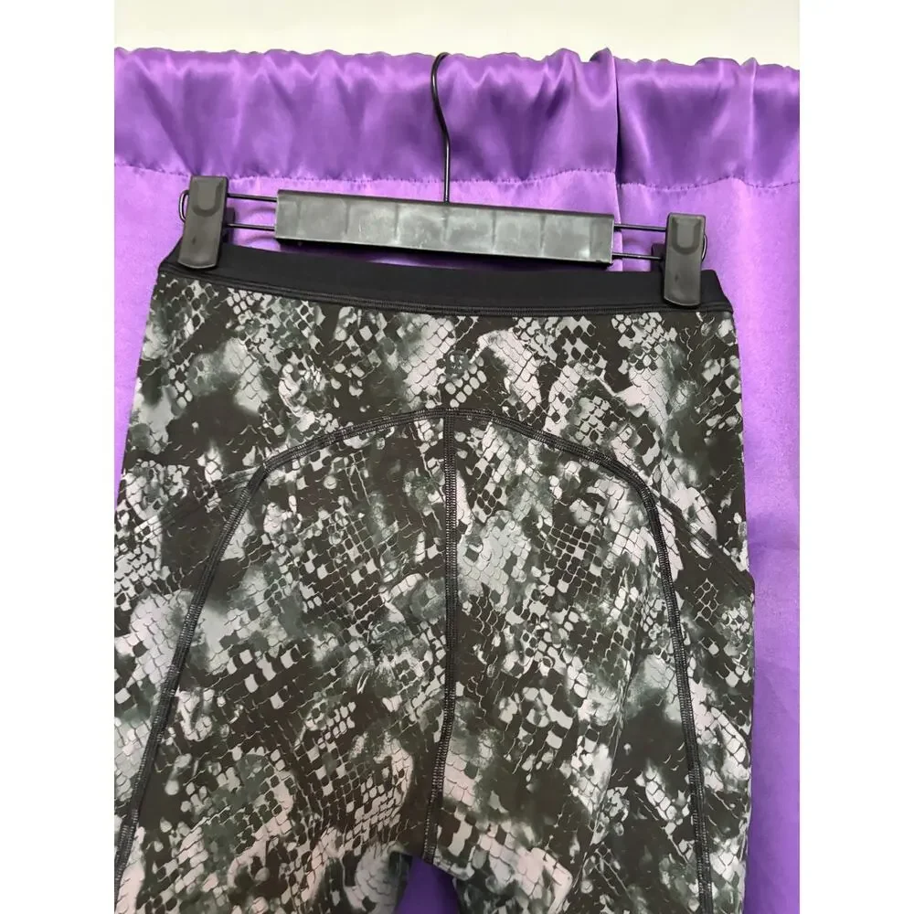 Lululemon Athletica High Rise Paddle Crop 15.75
